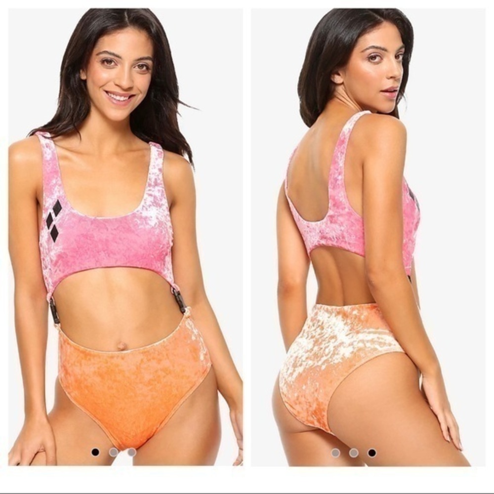 Juniors L New Harley‎ Quinn Birds of Prey Swimsuit